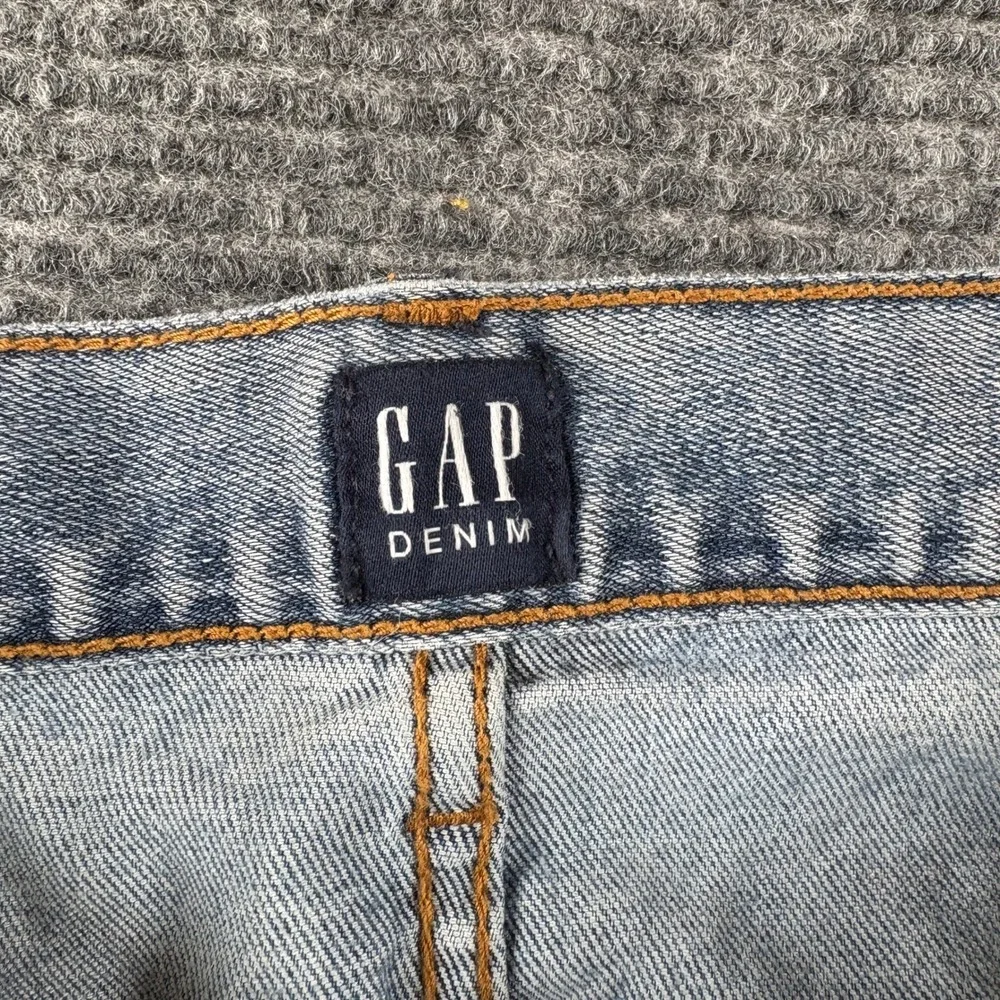 Gap Denim Mens 31x30 Slim Fit Jeans Light Wash Distressed Ripped Knee Denim